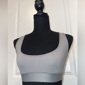 Xs new skims never worn /w tags Silver/grey sports bra new / limited edition